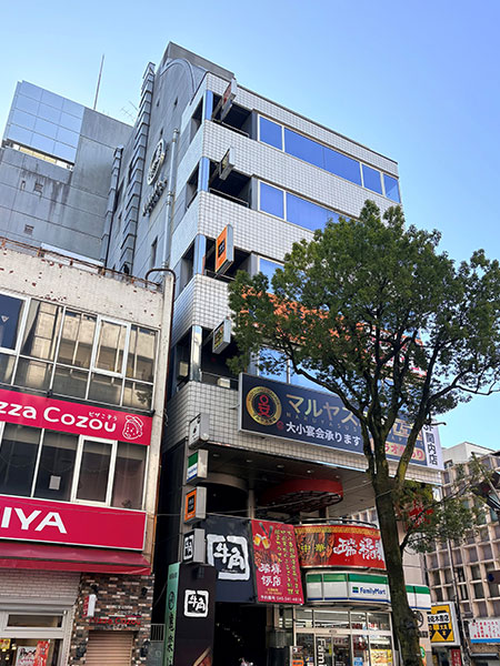 ブックオフの正面のビルです。 ブックオフの正面のビルです。